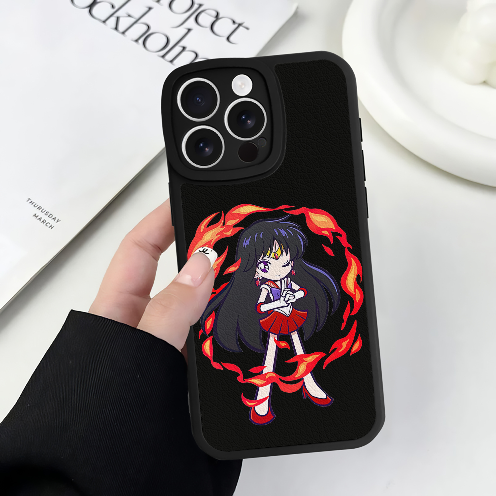 （画像用） 美少女戦士セーラームーン 火野レイ ひの レイ Sailor Moon Hino Rei （セーラーマーズ,Sailor Mars） 【iPhone 16シリーズ対応】シリコンスマホケース（レザー調） 材質：シリコン